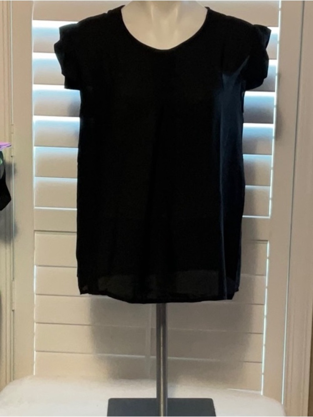 Classic Black Cap-Sleeve Tunic Top